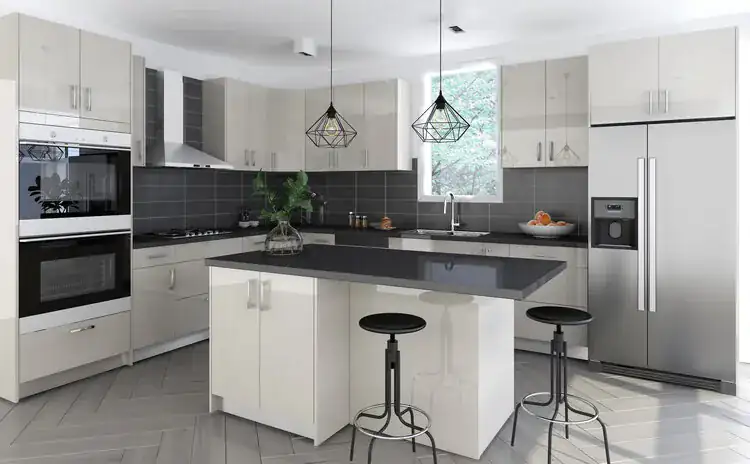Kitchen in Glossy Ash cabinets