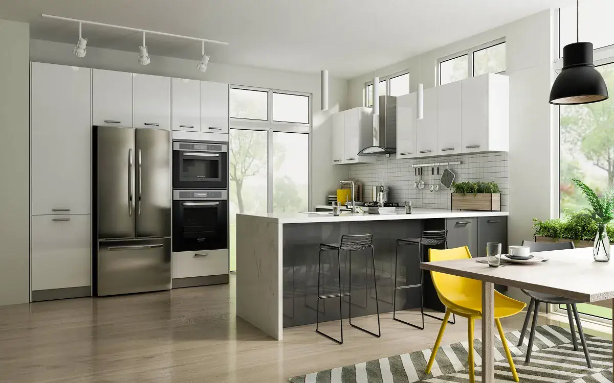 Kitchen in Glossy White cabinets